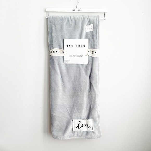 ✨ NWT "Love" Plush Blanket | Rae Dunn